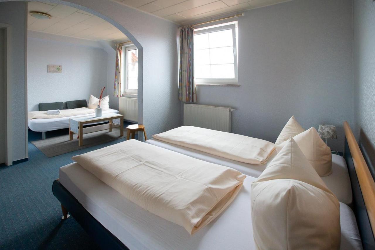 Hotel Schlosshof Dolgesheim Esterno foto