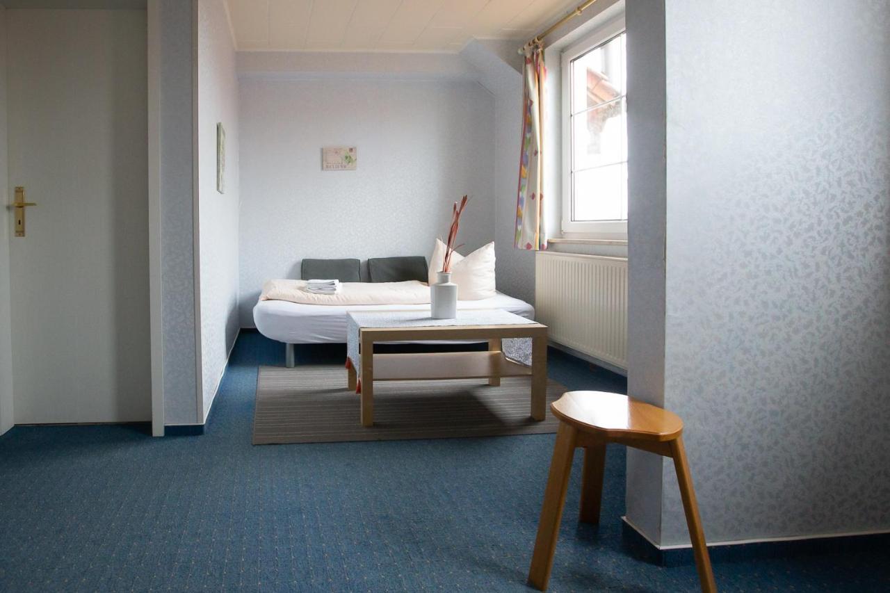 Hotel Schlosshof Dolgesheim Esterno foto