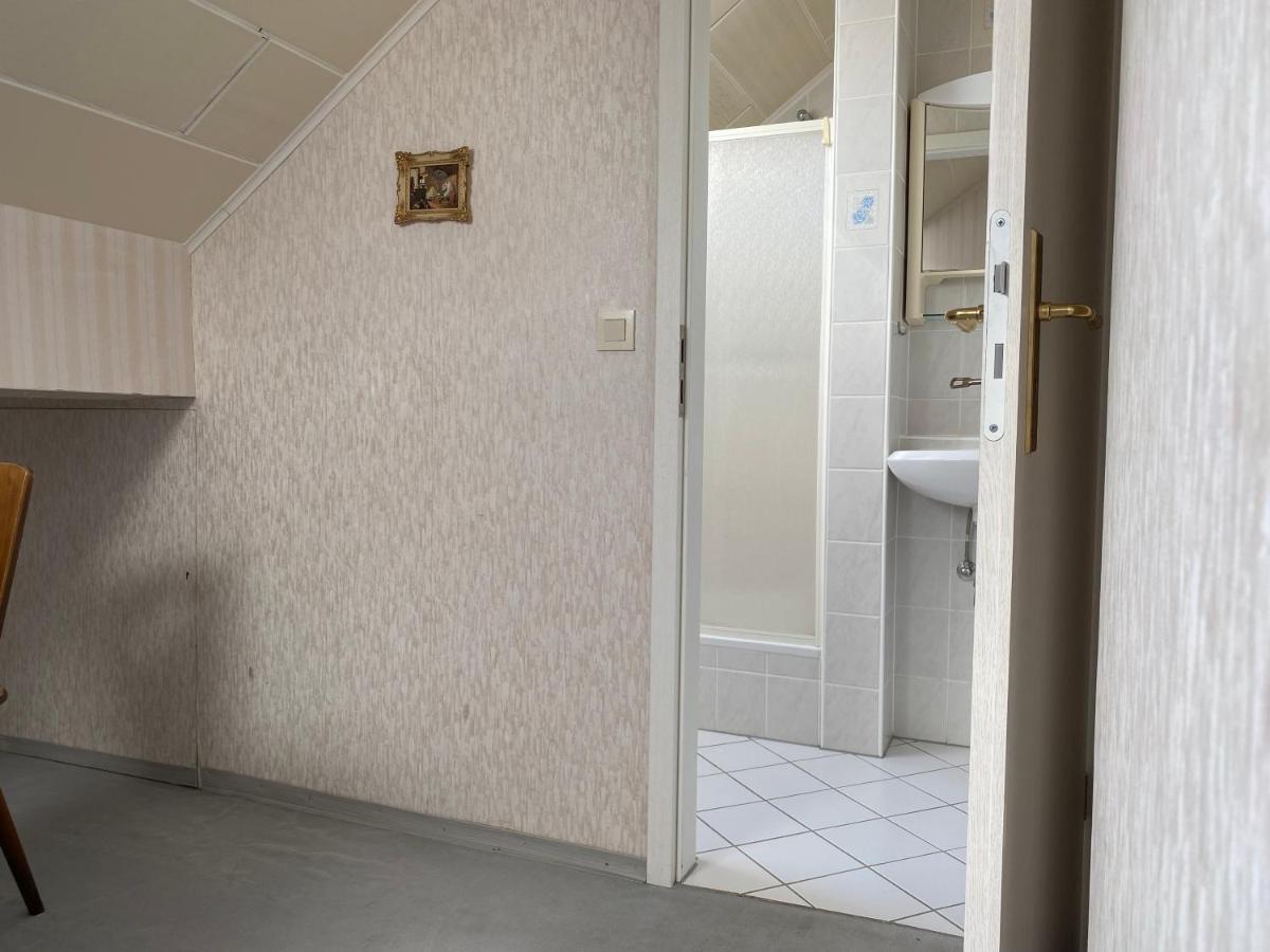 Hotel Schlosshof Dolgesheim Esterno foto