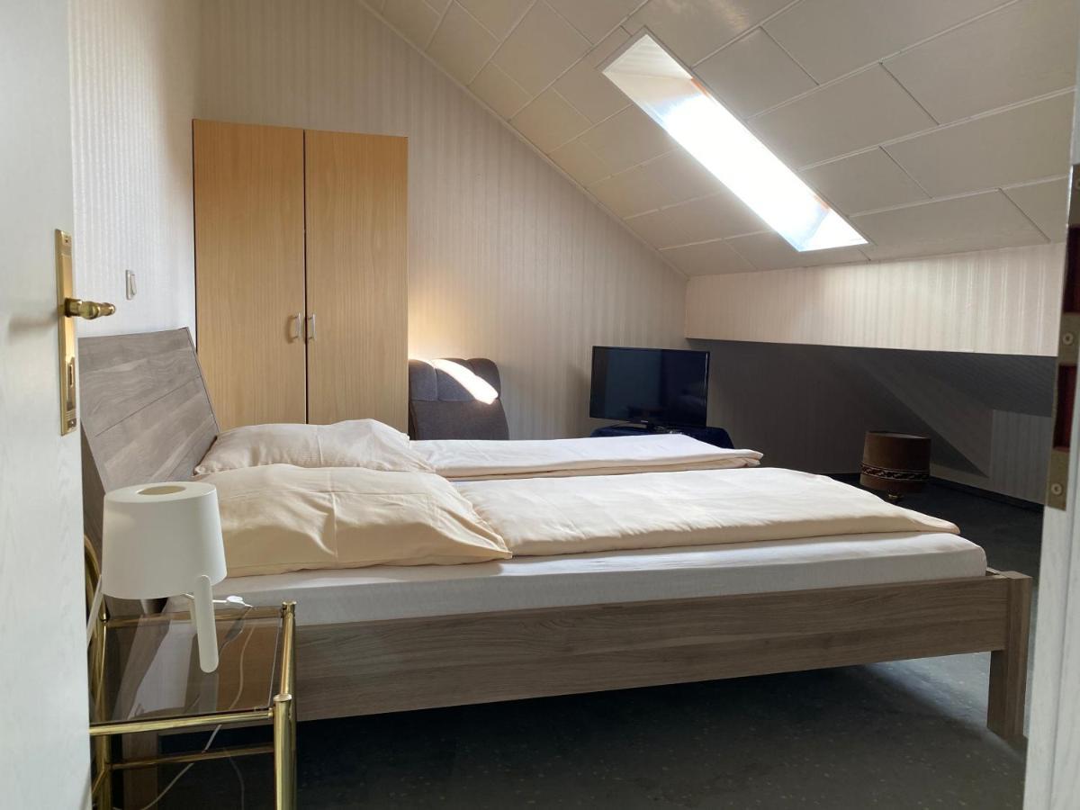 Hotel Schlosshof Dolgesheim Esterno foto